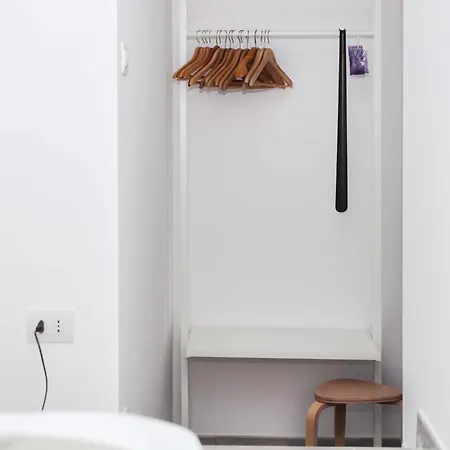 Red Cannas, Cozy In Life District ميلان